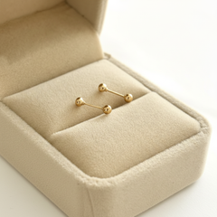 Aretes bolita Oro 18k en estuche de regalo